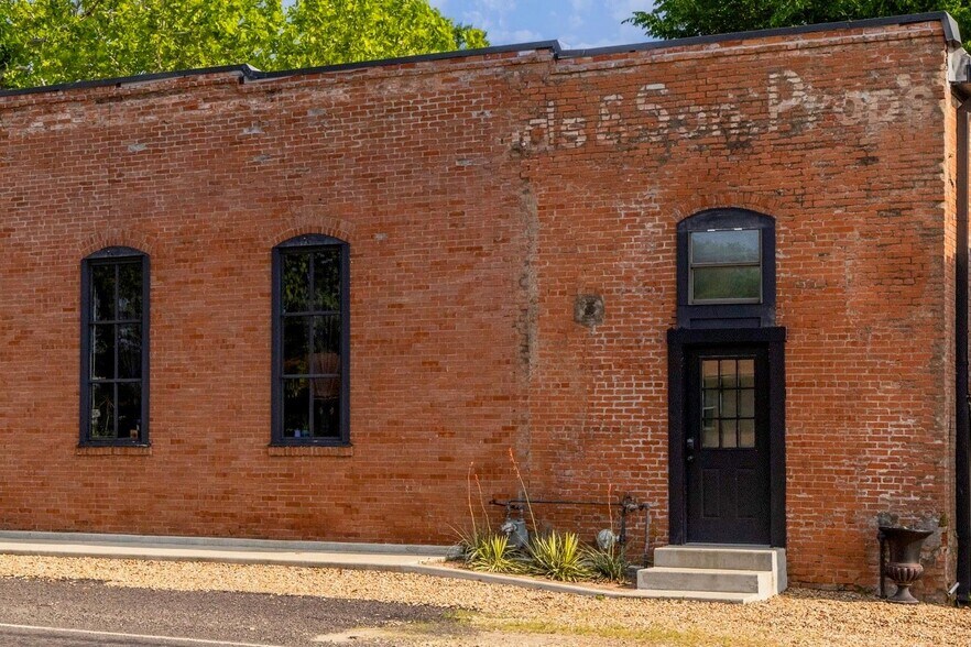 More Photos Of 201 W Main St, Cumby Office For Sale