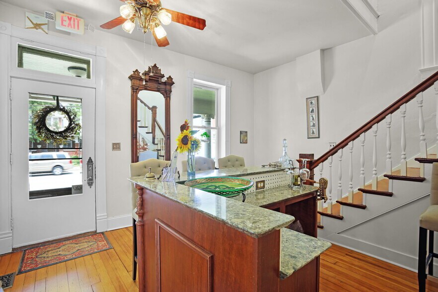More Photos Of 504 W 5th St, Washington Hospitality For Sale