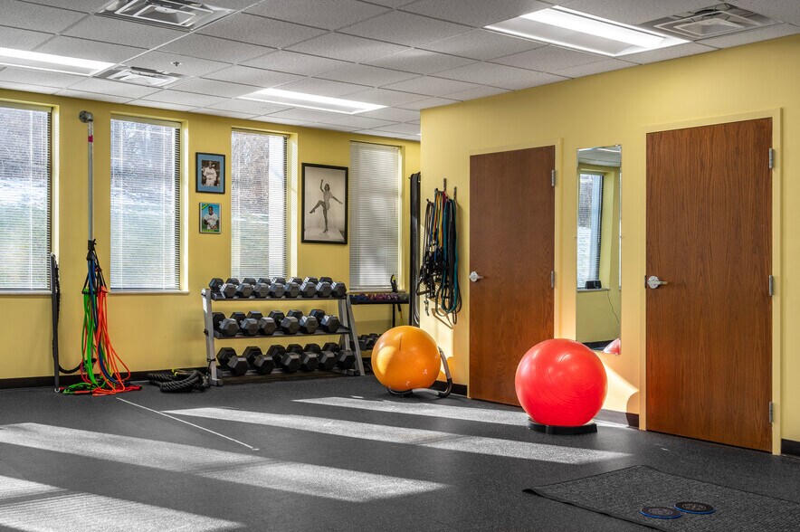 More Photos Of 4000 Executive Park Dr, Cincinnati Unknown For Lease