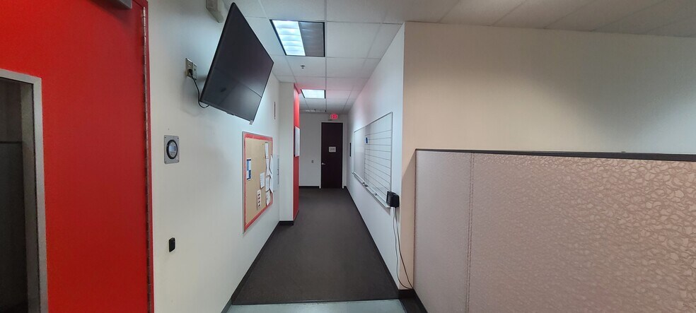 More Photos Of 2400 Pilot Knob Rd, Mendota Heights Light Manufacturing For Lease