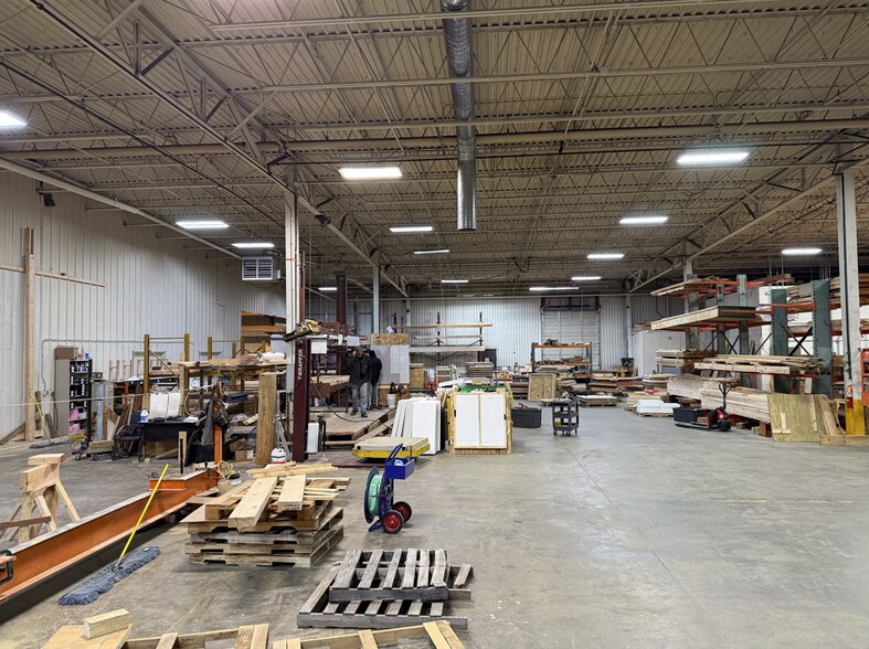 More Photos Of 426 S Montgomery St, Watertown Manufacturing For Lease