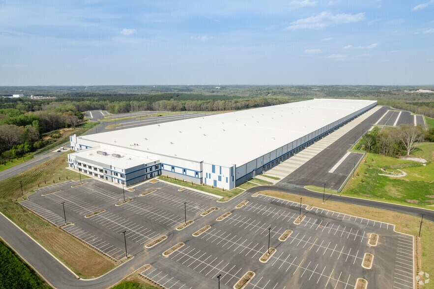 More Photos Of 2004 Moore Duncan Hwy, Moore Manufacturing For Lease