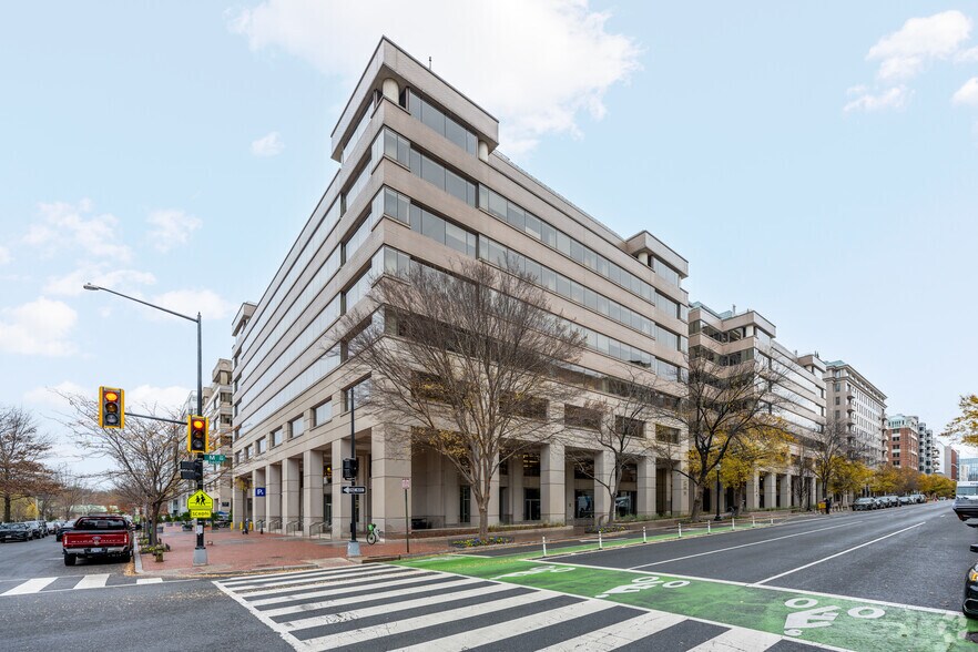 More Photos Of 2445 M St NW, Washington Office For Lease