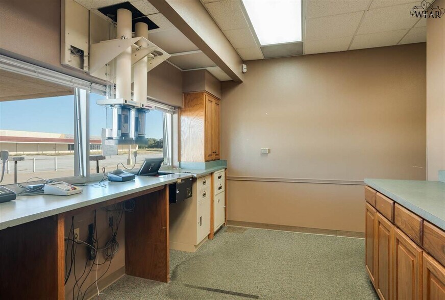More Photos Of 2618 Old Iowa Park Rd, Wichita Falls Bank For Sale