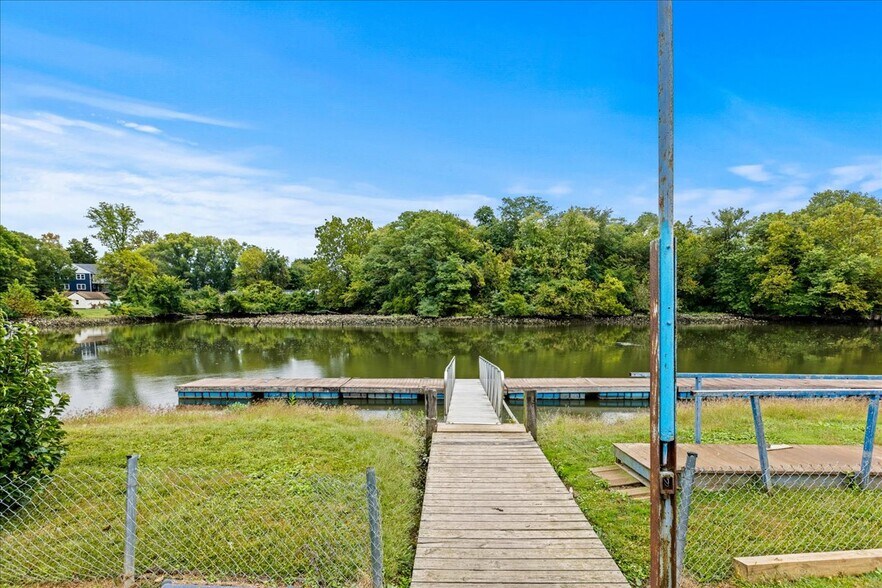 More Photos Of 1067 Totem Rd, Bensalem General Retail For Sale