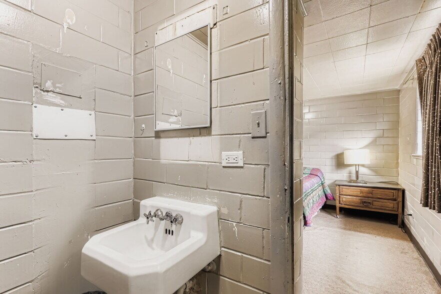 More Photos Of 9600 W Colfax Ave, Lakewood Hotel For Sale
