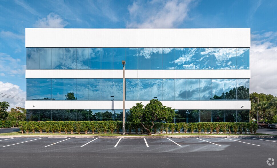More Photos Of 1000 NW 65th St, Fort Lauderdale Office For Lease