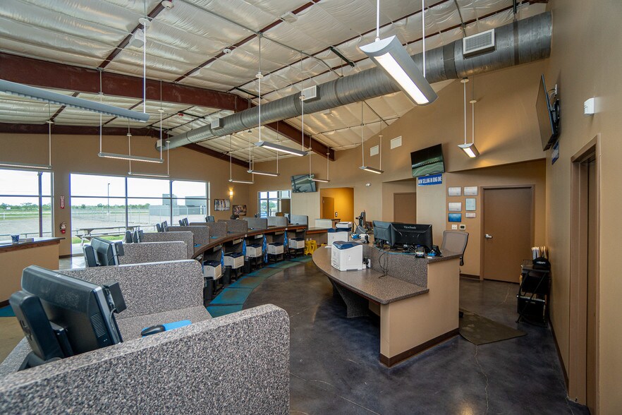 More Photos Of 7044 Interstate 10, Sealy Distribution For Sale