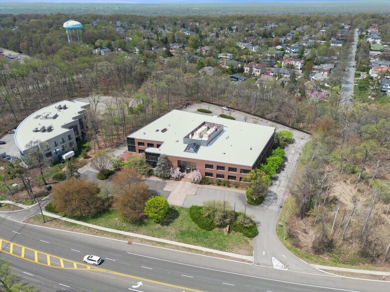 More Photos Of 1000 Sylvan Ave, Englewood Cliffs Office For Sale