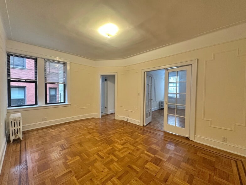More Photos Of 3014 29th St, Long Island City Apartments For Sale