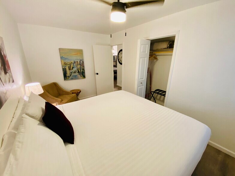 More Photos Of 104 Scudder Ln, Wimberley Hotel For Sale
