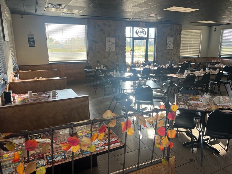 More Photos Of 1020 W Buchanan St, California Fast Food For Sale