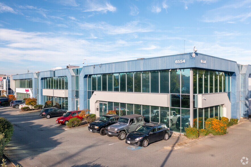 More Photos Of 17688 66th Ave, Surrey Warehouse For Lease