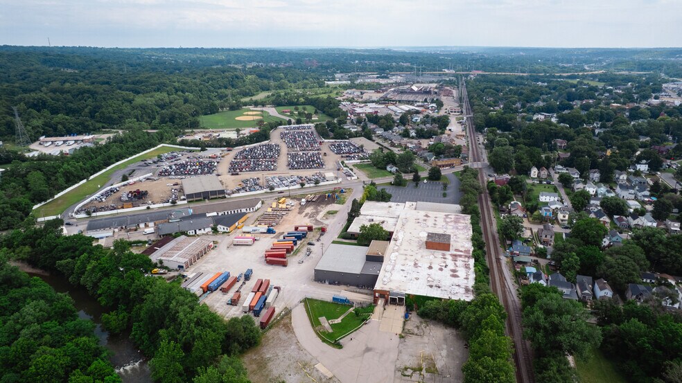 More Photos Of 333 W Seymour Ave, Cincinnati Manufacturing For Sale