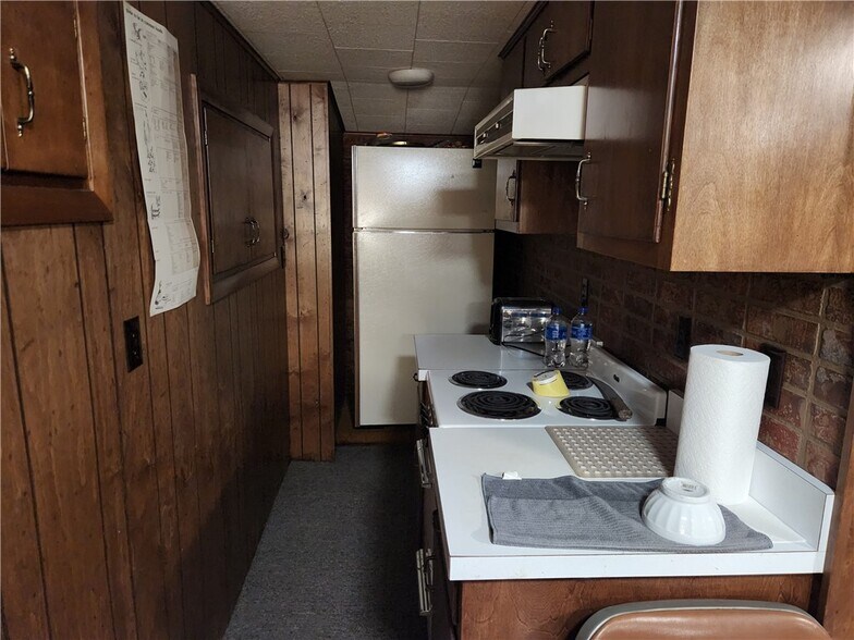 More Photos Of 104 Main St, Black River Falls Flex For Sale