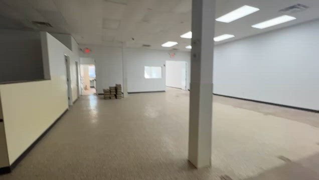 More Photos Of 411 Jericho Tpke, New Hyde Park Storefront Retail Office For Lease