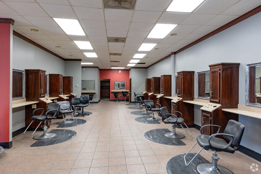 More Photos Of 5407-5507 FM 1960 Rd, Houston General Retail For Lease
