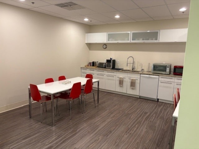 More Photos Of 1512 Woodland Dr, Saline Warehouse For Lease