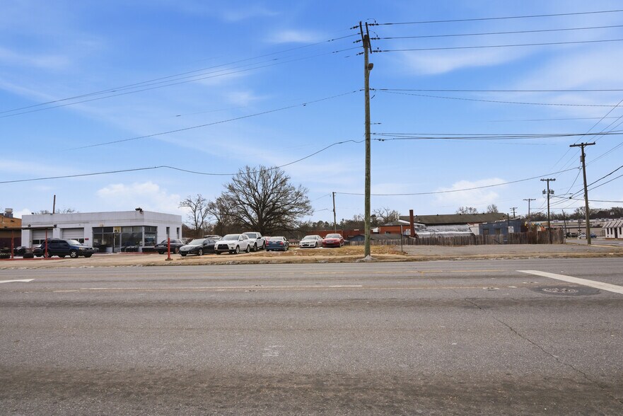 More Photos Of 226 S Linwood Rd, Gastonia Warehouse For Sale