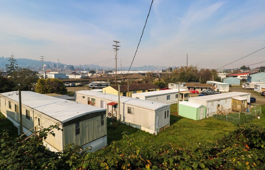 More Photos Of 93531 Coal Bank Ln, Coos Bay Manufactured Housing Mobile Home Park For Sale