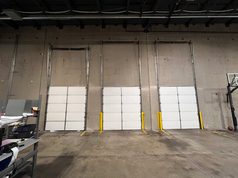 More Photos Of 13250 E Smith Rd, Aurora Warehouse For Lease