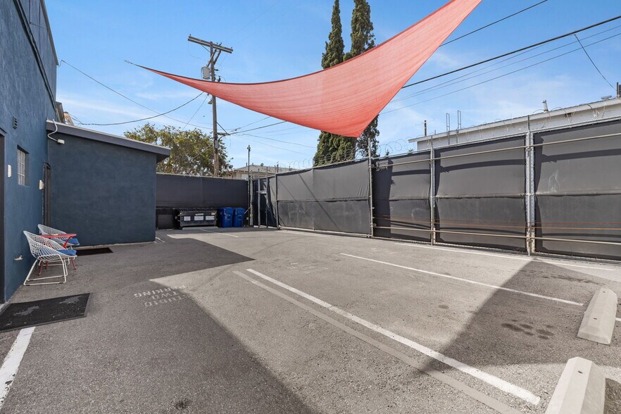 More Photos Of 5739 Tujunga Ave, North Hollywood Movie Radio TVStudio For Sale