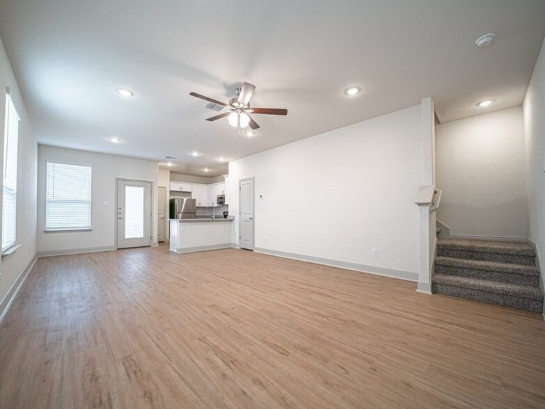 More Photos Of 6408 Segovia Ranch, San Antonio Apartments For Sale