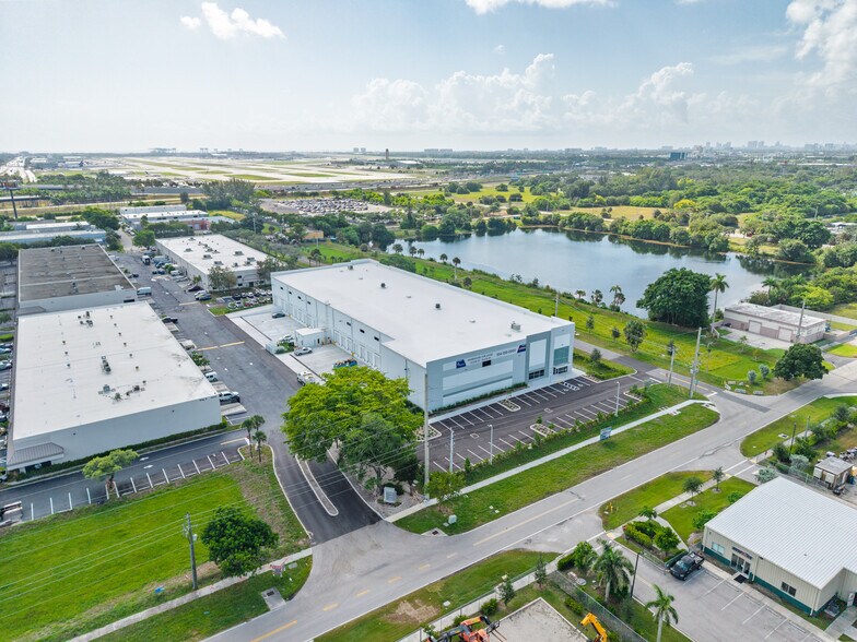 More Photos Of 3410 SW 26th Ter, Fort Lauderdale Warehouse For Lease