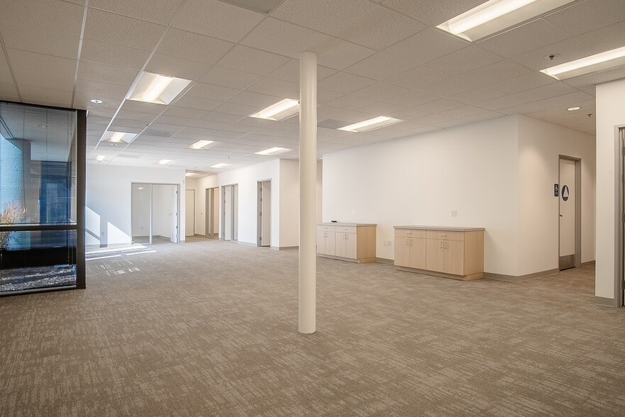 More Photos Of 188 Newport Dr, San Marcos Warehouse For Lease