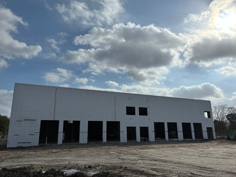 More Photos Of 14410 Fondren rd, Missouri City Warehouse For Lease