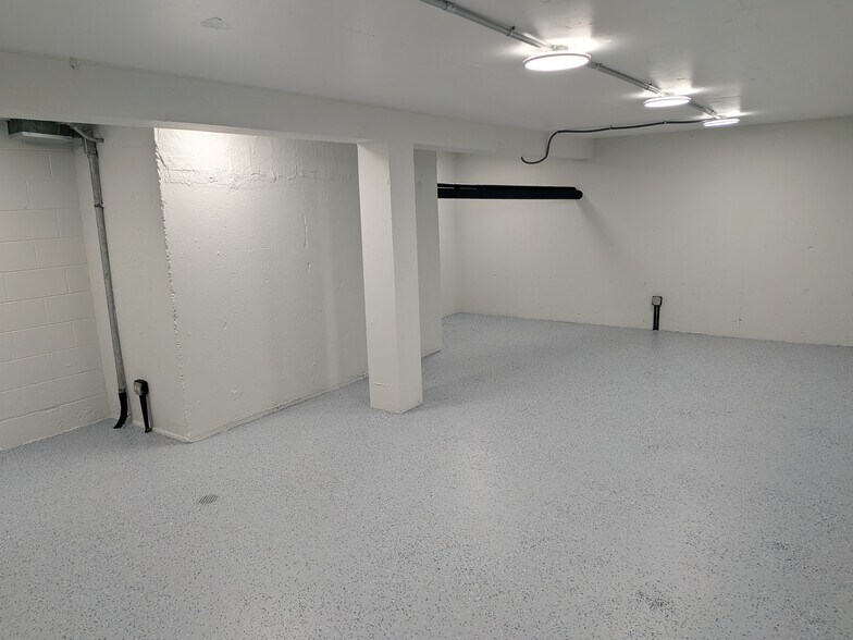 More Photos Of 635 Broadway, Kingston Office Residential For Lease