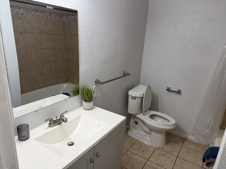 More Photos Of 9100 Dodson St, Houston Apartments For Sale