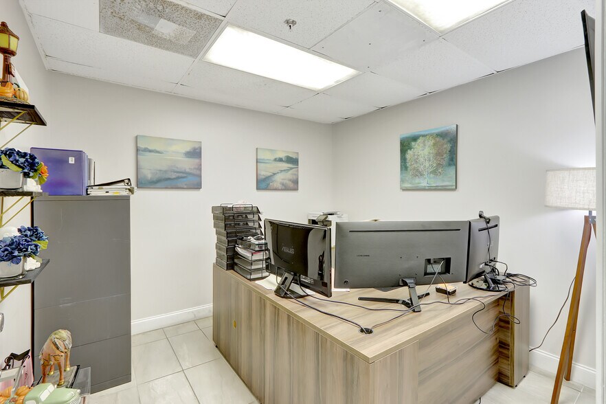 More Photos Of 12900 NW 38th Ave, Opa Locka Warehouse For Lease