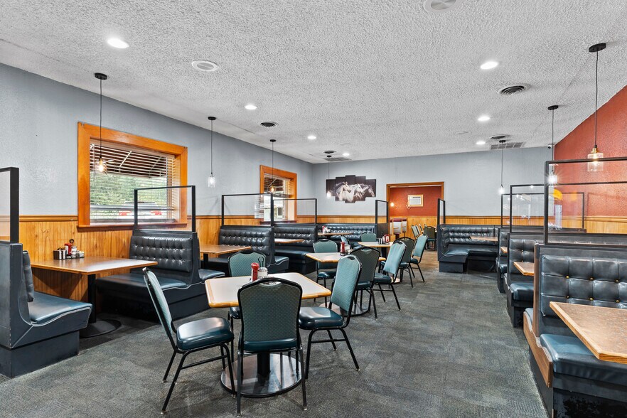 More Photos Of 487 E King St, Shippensburg Restaurant For Sale