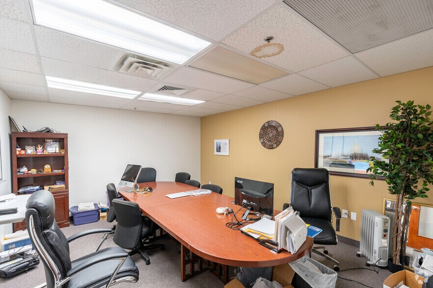 More Photos Of 28 Lord Rd, Marlborough Office For Lease