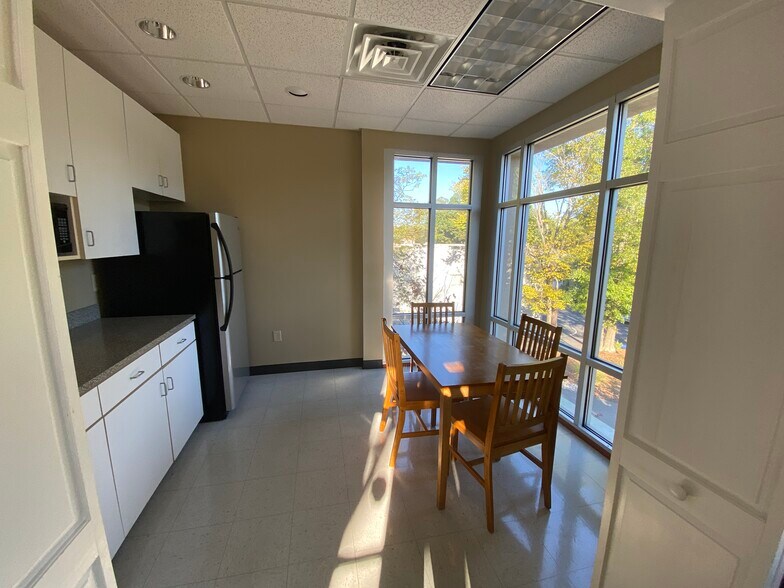 More Photos Of 784 Prince Ave, Athens Medical For Sale