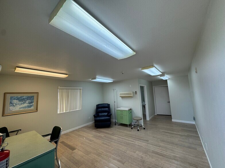 More Photos Of 1642 Carse Dr, Boulder City Warehouse For Sale