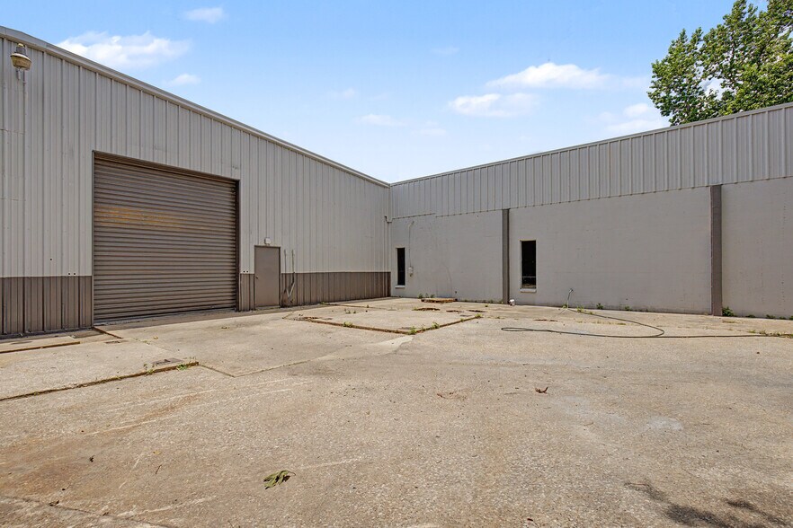 More Photos Of 7031 State Highway 75 S, Huntsville Manufacturing For Sale