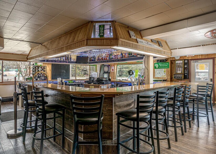 More Photos Of 7235 Bradley St, Lake Tomahawk Restaurant For Sale