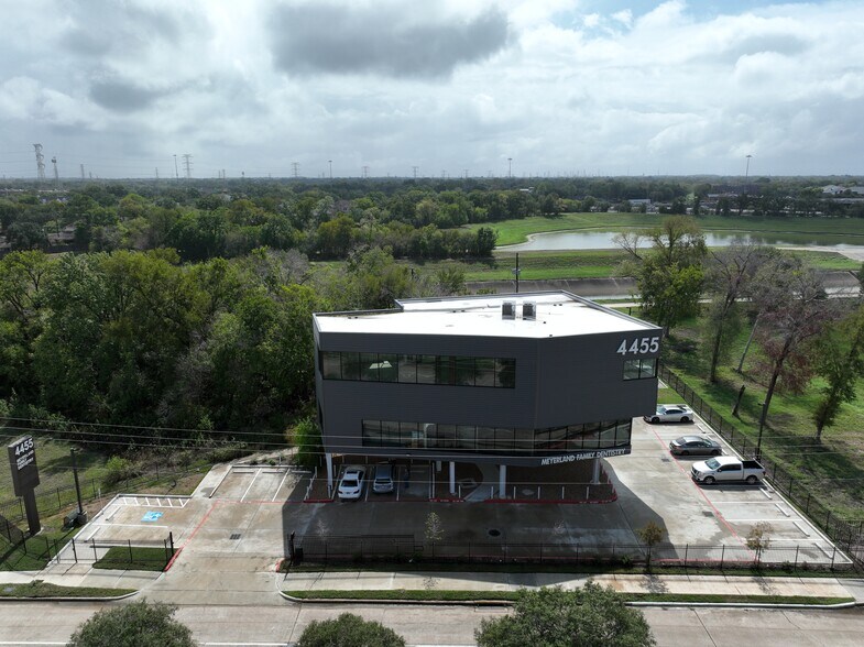 Primary Photo Of 4455 N Braeswood Blvd, Houston Medical For Lease