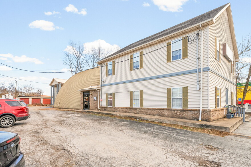 More Photos Of 1959 Fort Campbell Blvd, Clarksville Freestanding For Sale