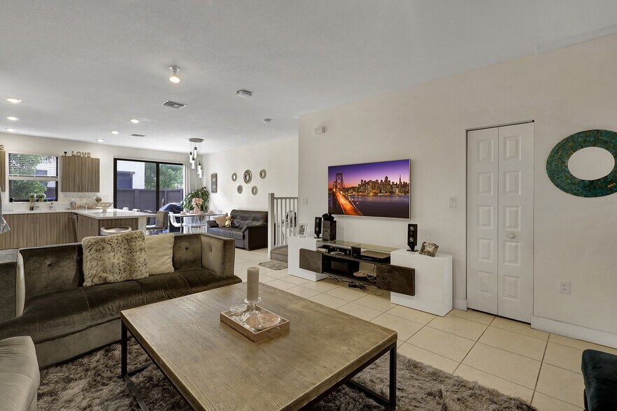 More Photos Of 15809 NW 91st Ct, Miami Lakes Specialty For Sale