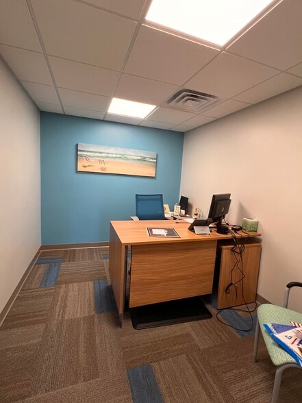 More Photos Of 16 Long Sands Rd, York Medical For Lease
