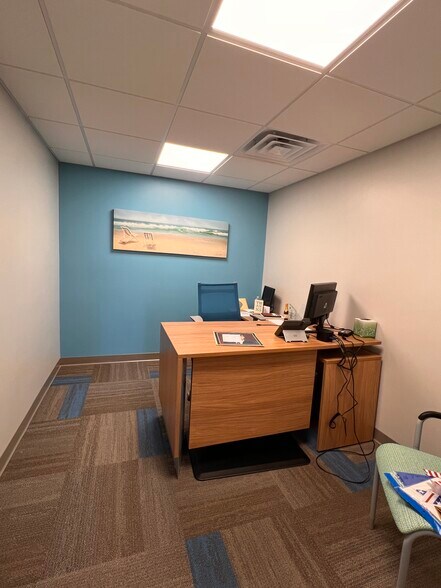 More Photos Of 16 long sands Rd, York Medical For Lease