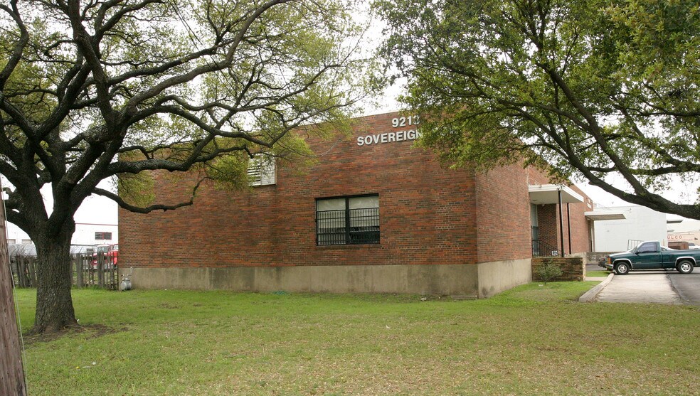 More Photos Of 9213 Sovereign Row, Dallas Warehouse For Lease