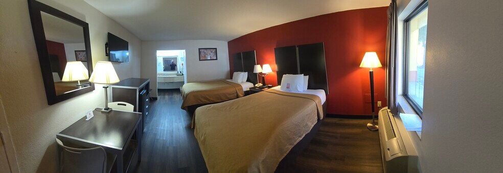 More Photos Of 1507 N Tibbs Rd, Dalton Hotel For Sale
