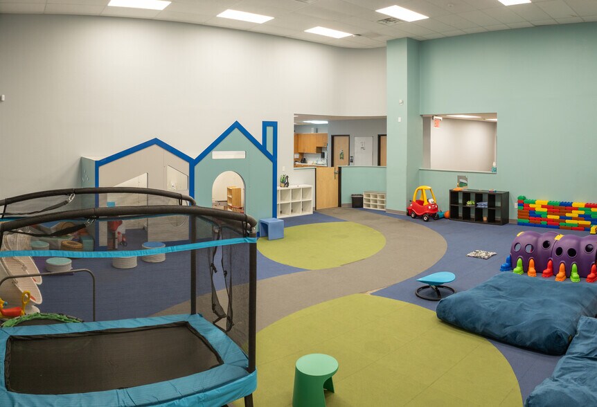 More Photos Of 4441 Bryant Irvin Rd N, Fort Worth Medical For Sale