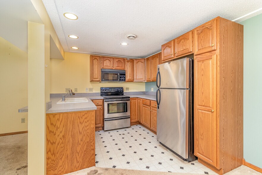 More Photos Of 13960 Lake Dr NE, Forest Lake Industrial For Sale