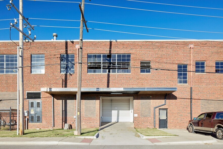 More Photos Of 11 NE 11th St, Oklahoma City Warehouse For Sale