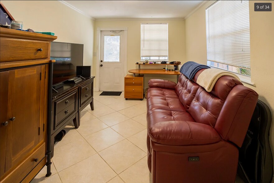 More Photos Of 326 S Federal Hwy, Lake Worth Specialty For Sale